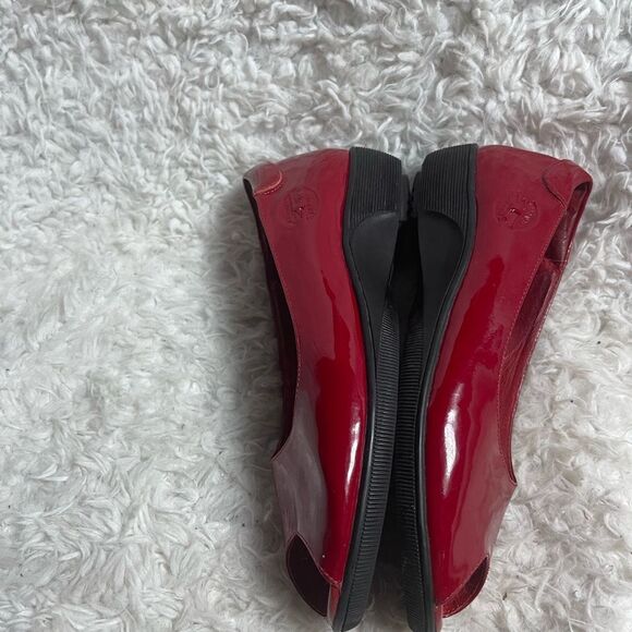 Gravity Defyer Leather Patent Red Peep Toe Slip On Shoes Size 6 - Picture 7 of 14